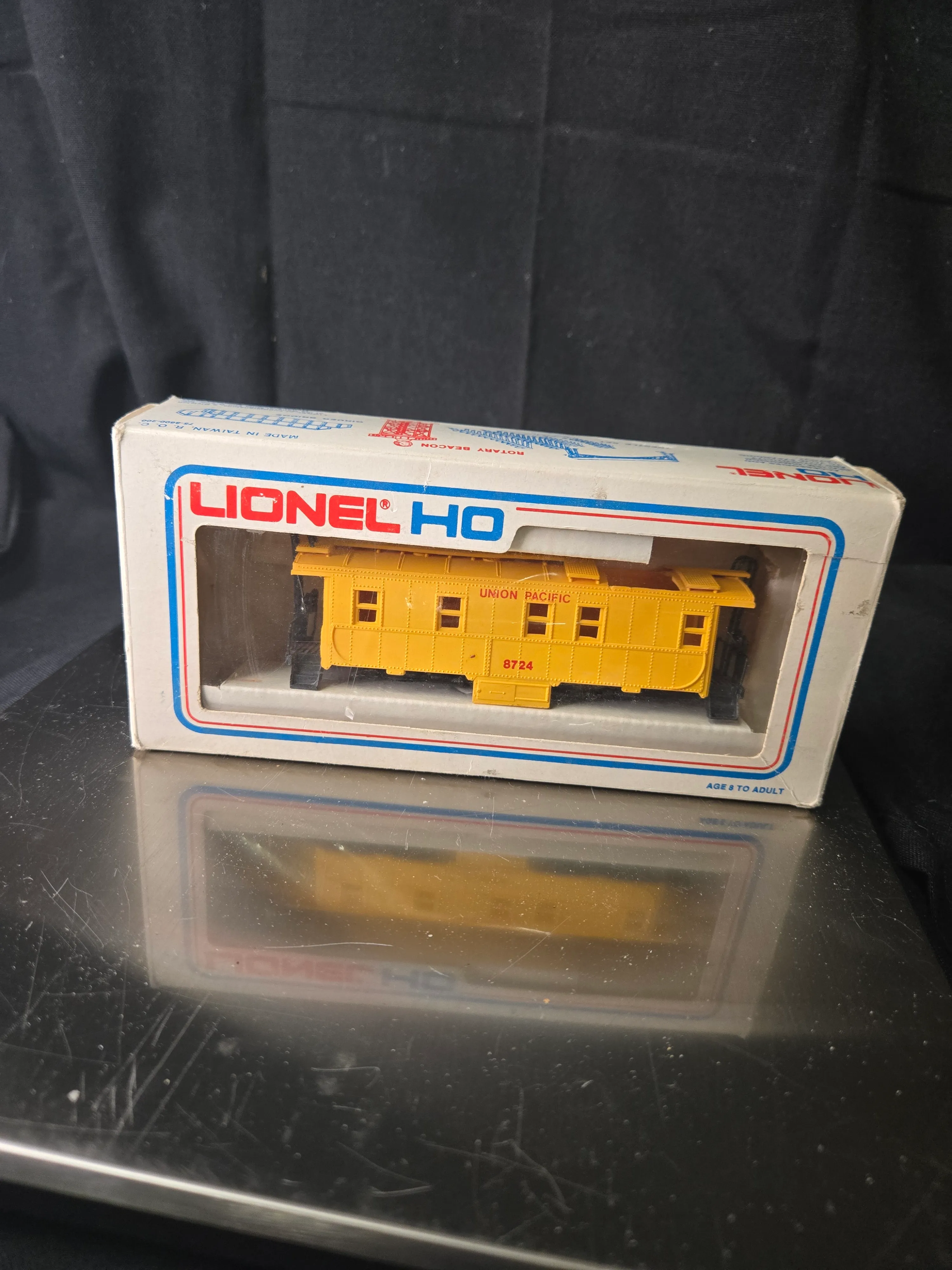 Vintage Lionel HO Union Pacific Rotary Beacon Caboose 8600 | New Old Stock